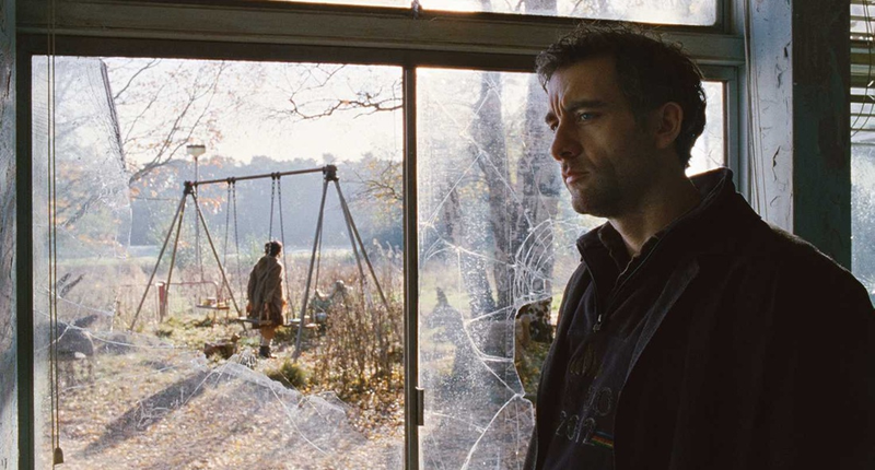 Clive Owen **still** thinking about all the spelling bees he’ll never see in Children of Men
